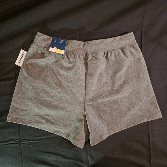 ๐ Old Navy 3" Inseam High-Waisted Powersoft Shorts Medium - Picture 5 of 9